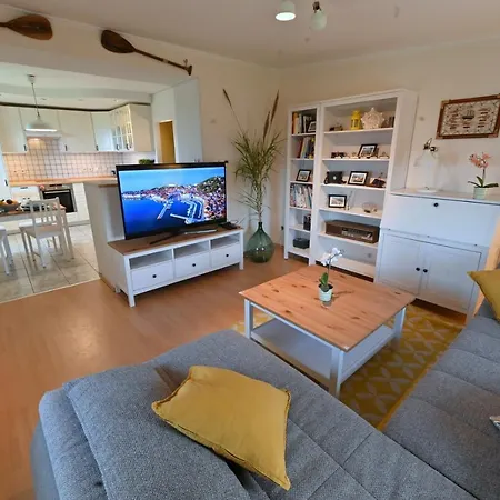 Captain's - Free Parking Apartment *