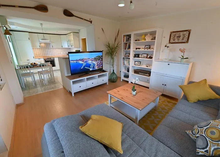 Captain's - Free Parking Apartment *